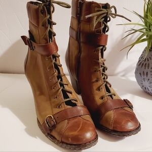 Born Carolina Leather Lace Up Block Heel Combat Retro Paddock Boot Size 11